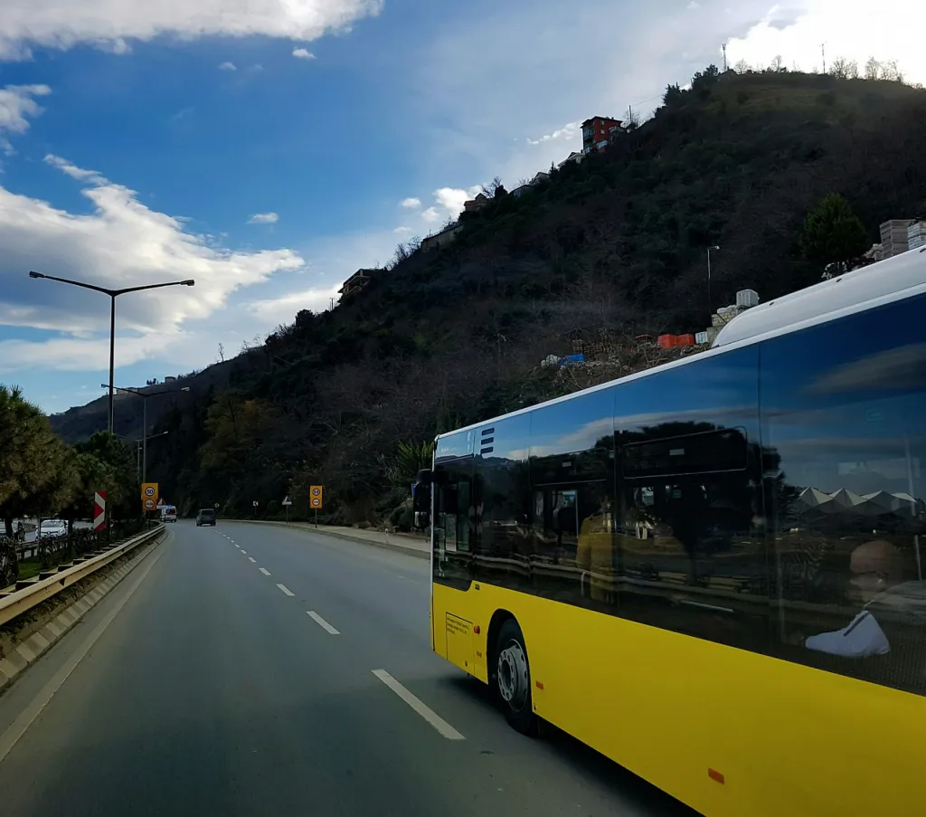 tayguntoprak-bus-2069419_1280 (1)