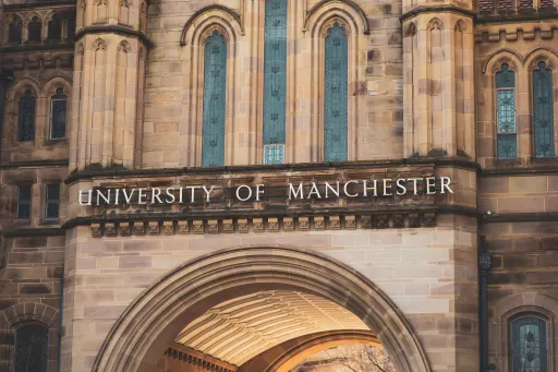 smc coach hire - university of manchester image